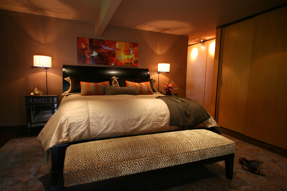 Trendy bedroom photo in Cleveland