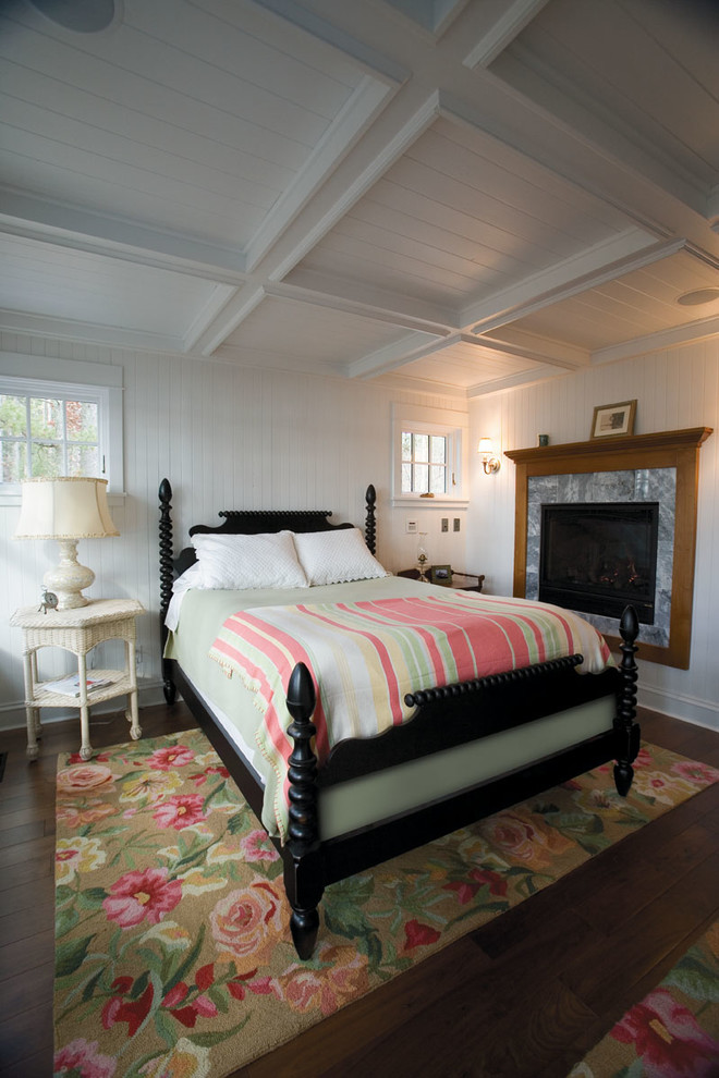 Inspiration for a traditional bedroom in Other with white walls.