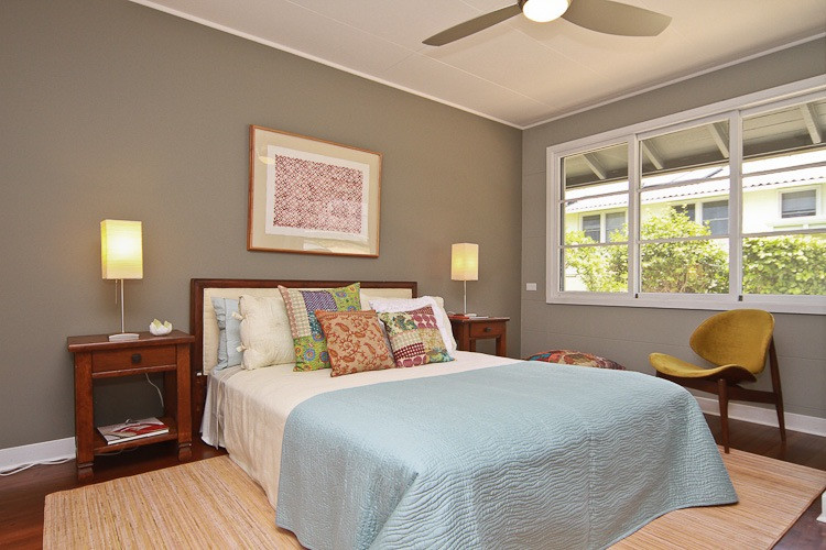 Inspiration for a transitional bedroom remodel in Hawaii