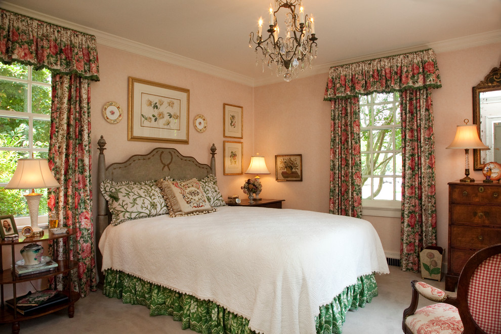 Inspiration for a timeless bedroom remodel in Richmond