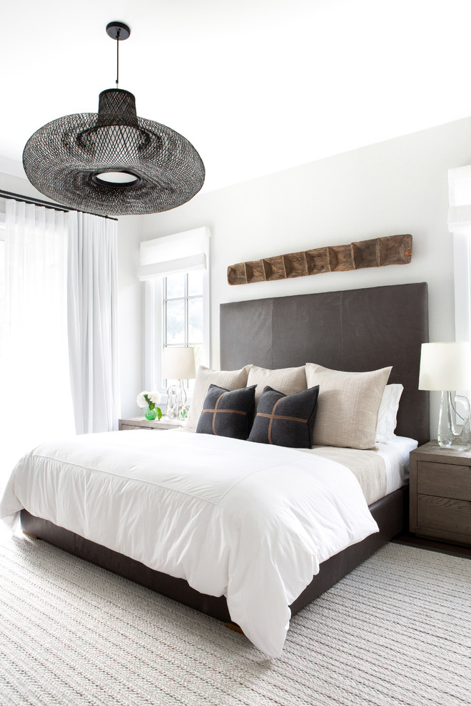 Bedroom - mid-sized cottage master bedroom idea in New York