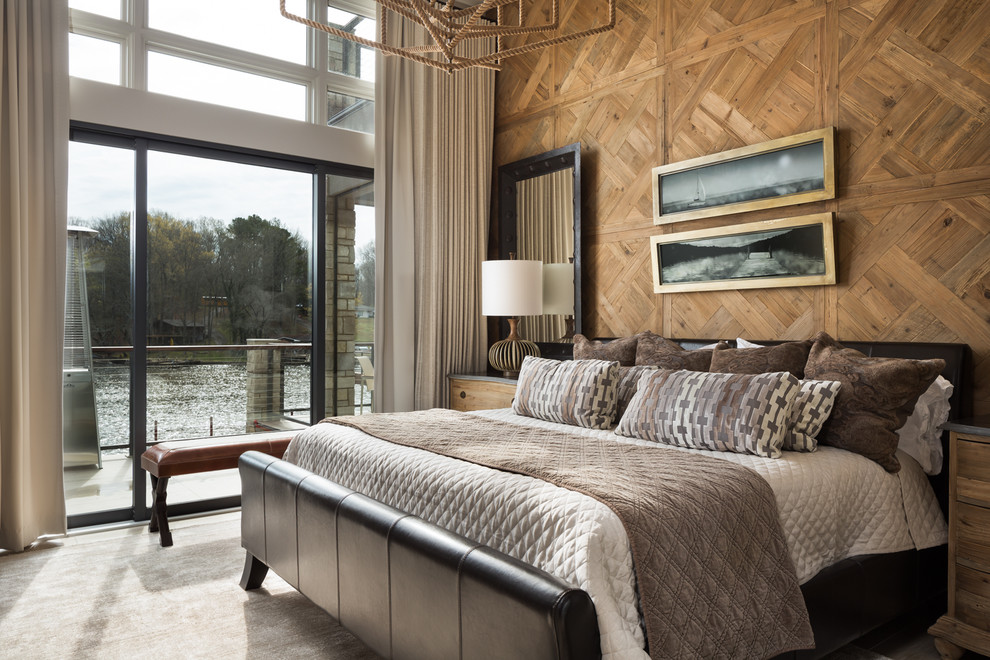 Пример оригинального дизайна: хозяйская спальня в стиле рустика с ковровым покрытием