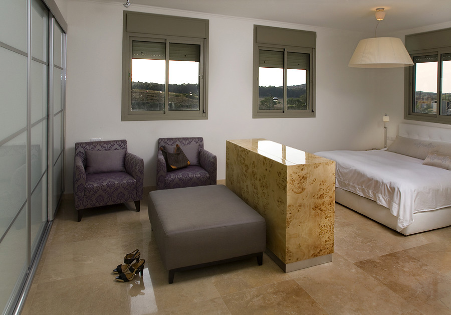 Modernes Schlafzimmer in Tel Aviv