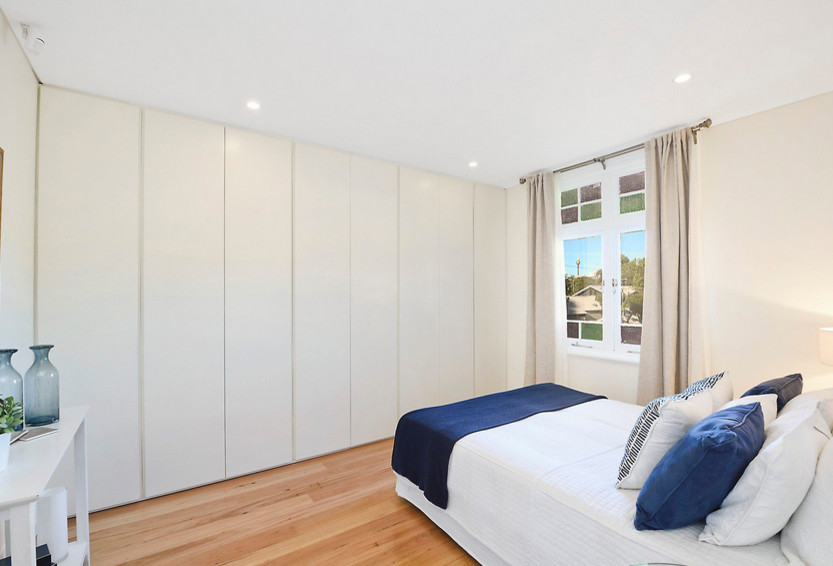 Inspiration for a contemporary bedroom remodel in Sydney
