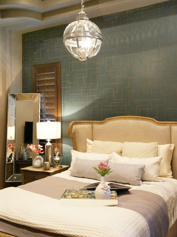 Пример оригинального дизайна: гостевая спальня среднего размера, (комната для гостей) в викторианском стиле с серыми стенами и ковровым покрытием