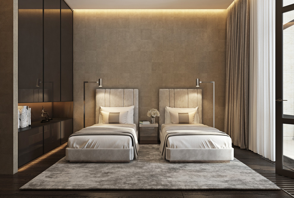 Свежая идея для дизайна: большая гостевая спальня (комната для гостей) в современном стиле с бежевыми стенами и темным паркетным полом без камина - отличное фото интерьера