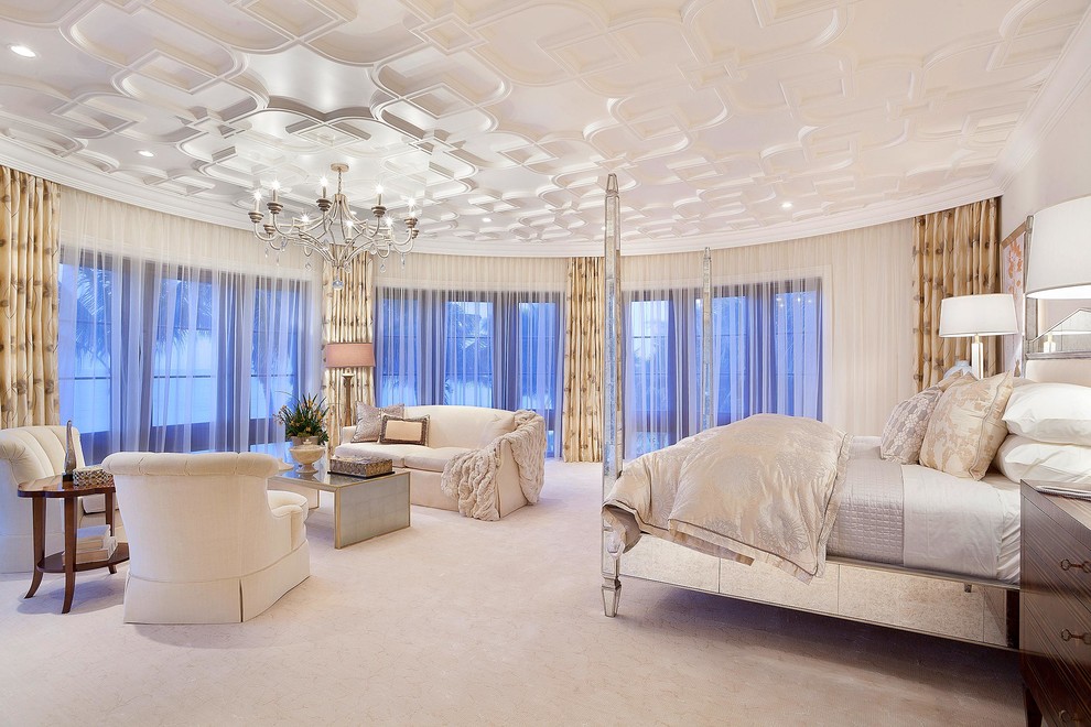 Идея дизайна: спальня в стиле неоклассика (современная классика) с белыми стенами, ковровым покрытием и тюлем без камина