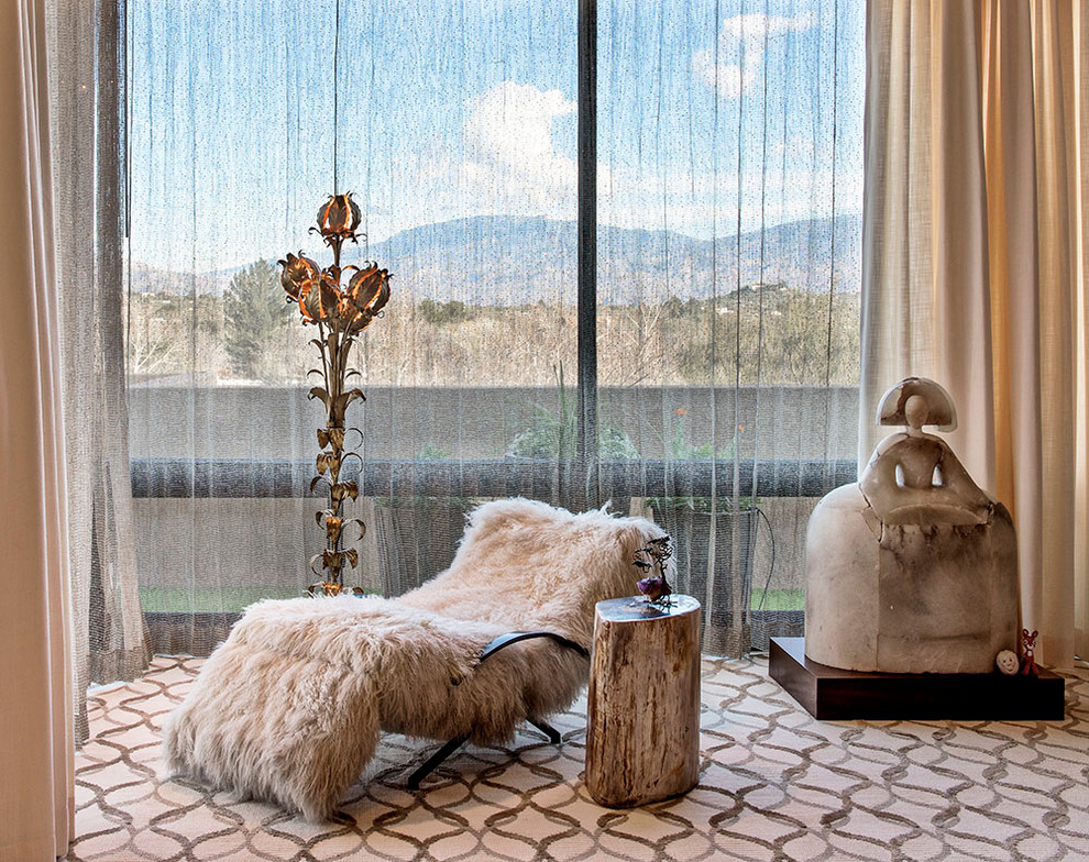 Diseño de habitación de invitados vintage de tamaño medio sin chimenea con paredes beige y moqueta