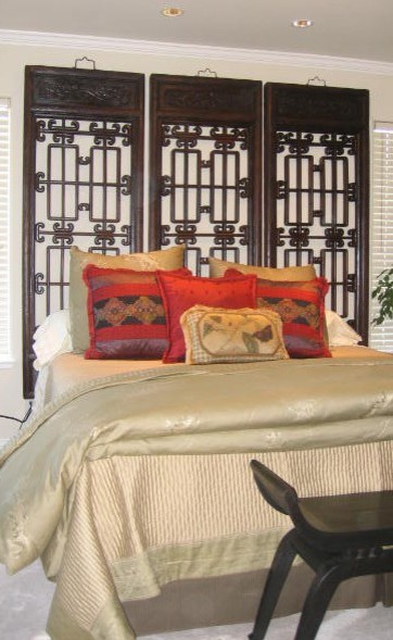 This is an example of a world-inspired bedroom in San Francisco.