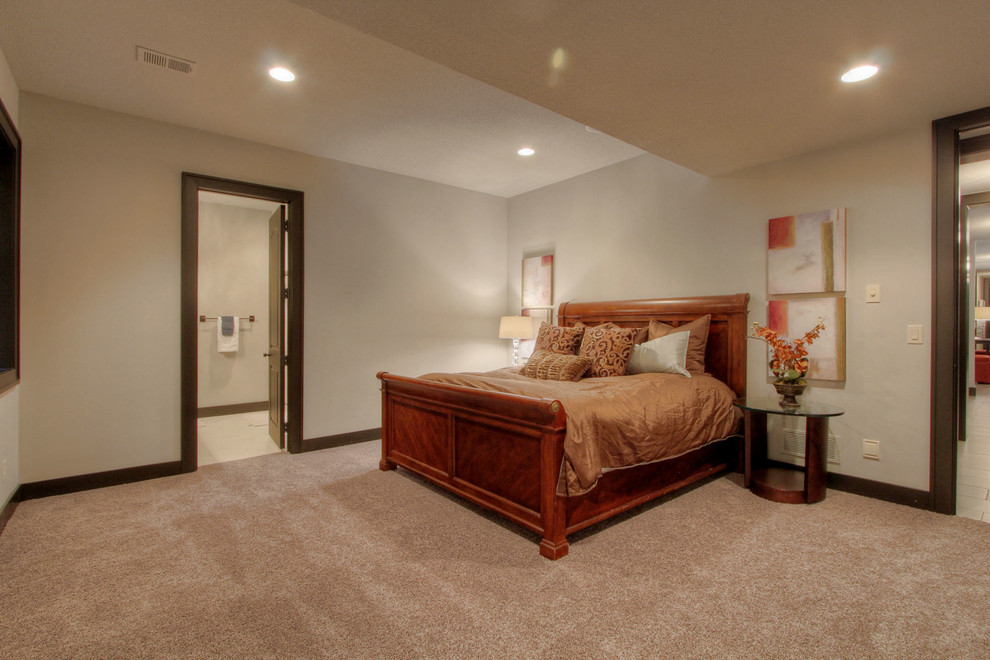 Inspiration for a timeless bedroom remodel in Kansas City