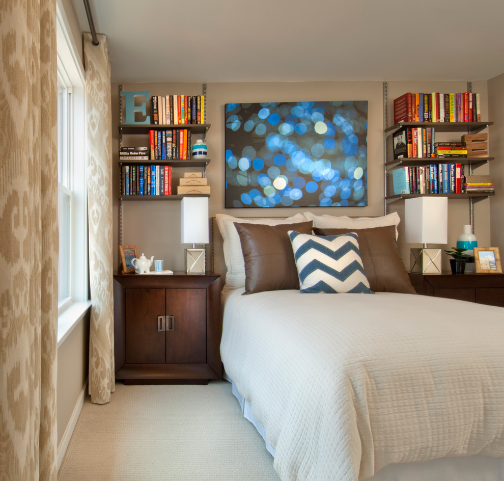 Modernes Schlafzimmer mit beiger Wandfarbe und Teppichboden in Washington, D.C.