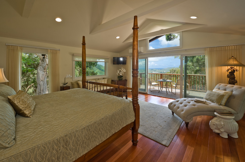 Example of a classic bedroom design in Hawaii
