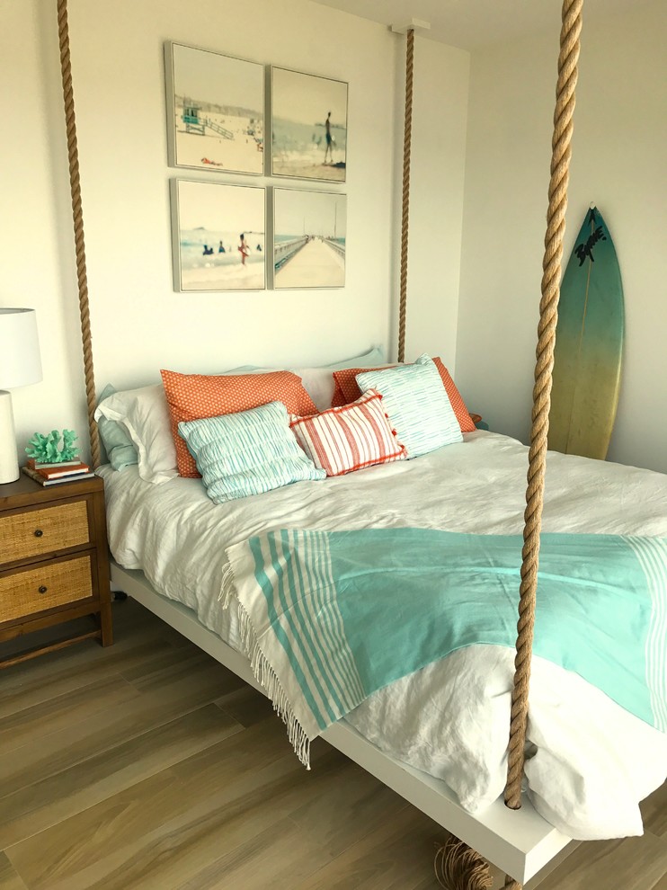 Стильный дизайн: спальня на антресоли в морском стиле - последний тренд
