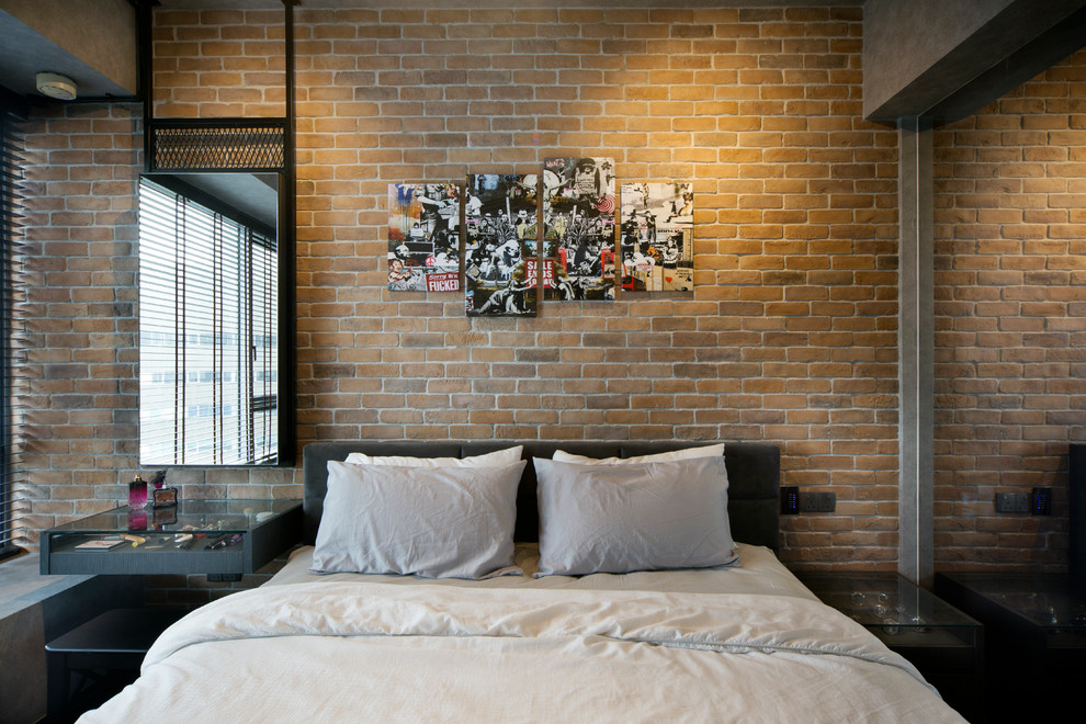 На фото: спальня в стиле лофт с коричневыми стенами