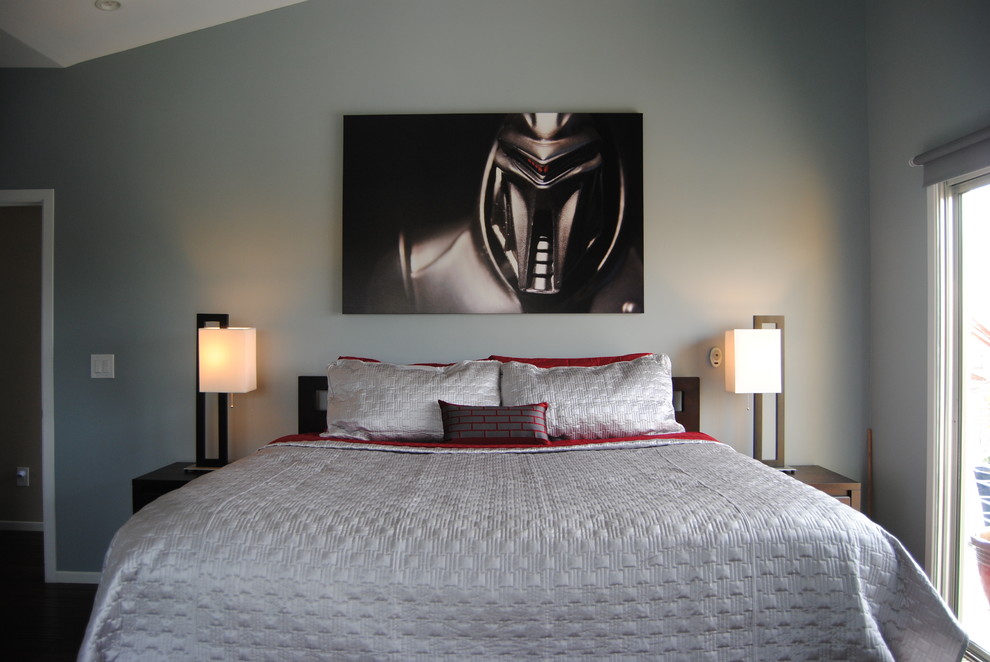 Minimalist bedroom photo in San Diego