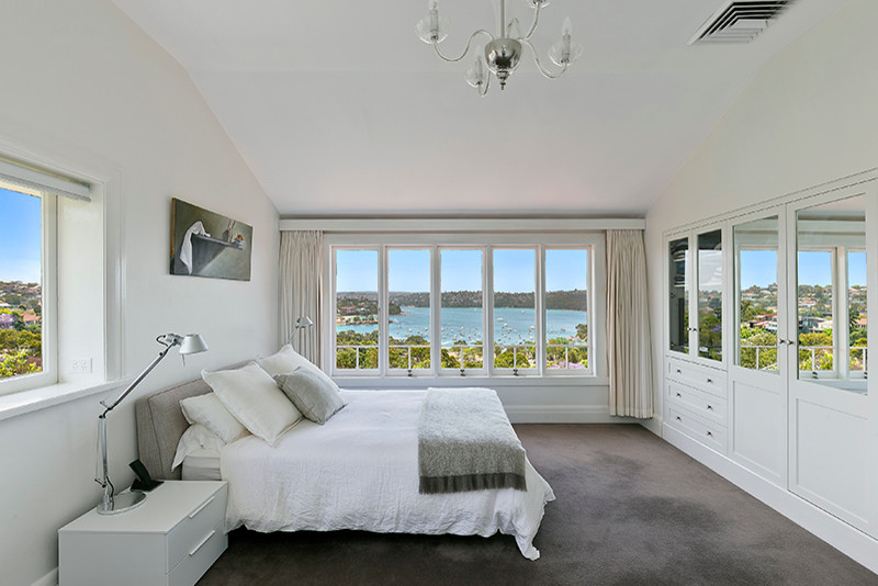Bedroom - traditional bedroom idea in Sydney