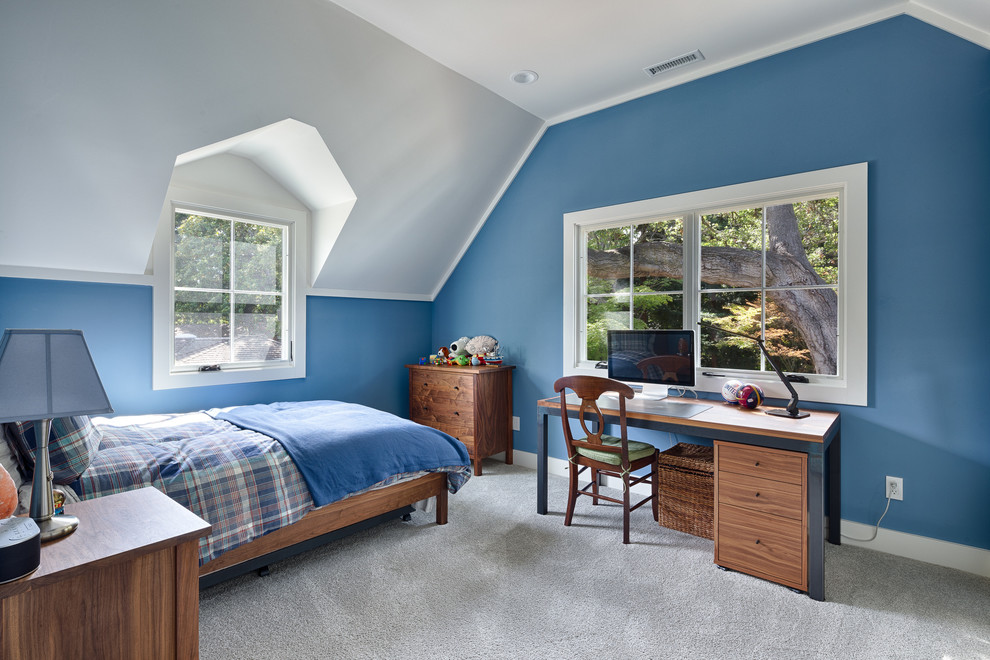 Example of a mid-sized classic carpeted bedroom design in San Francisco with blue walls and no fireplace