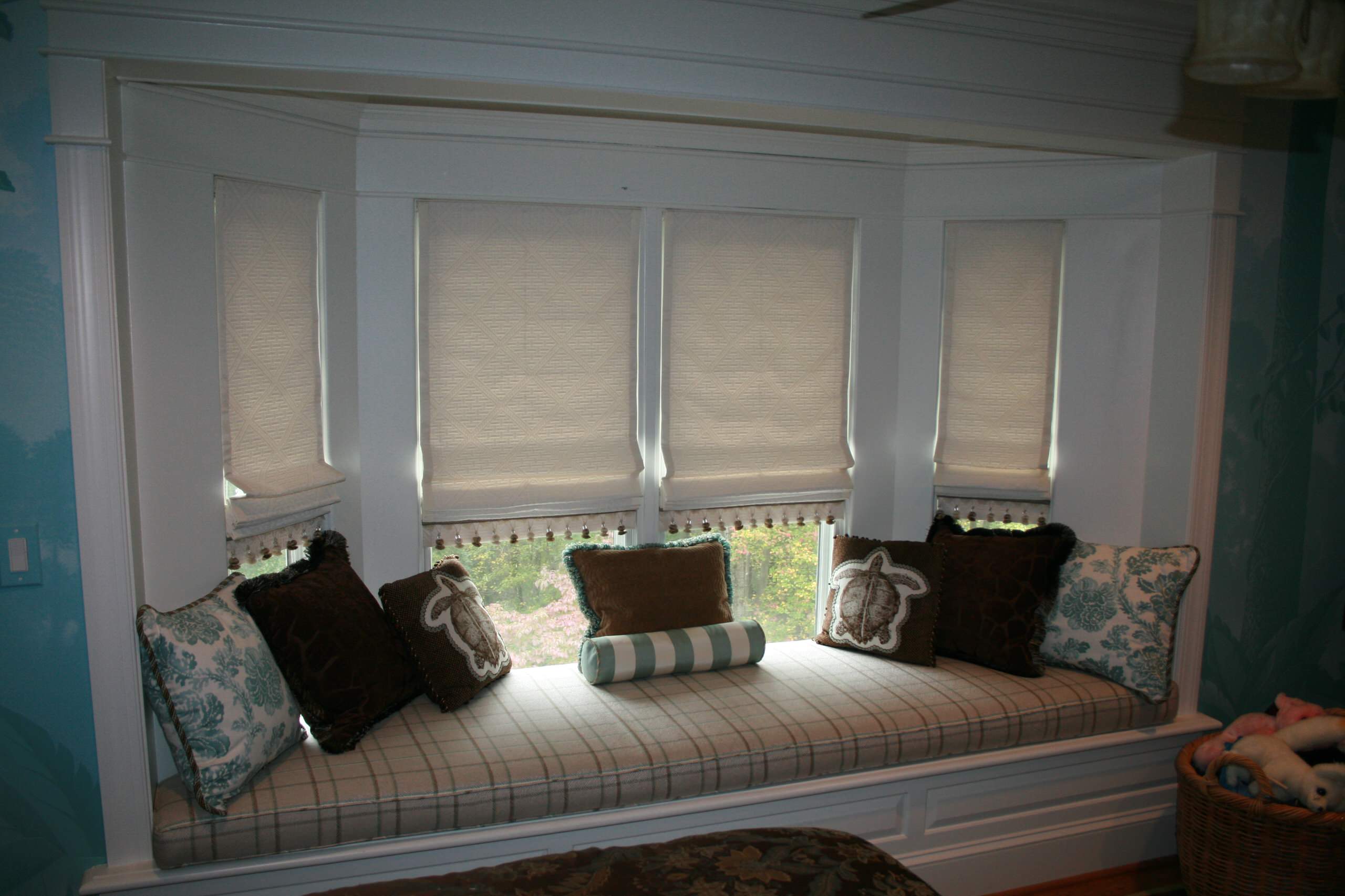 Bedroom Layout Ideas With Bay Window