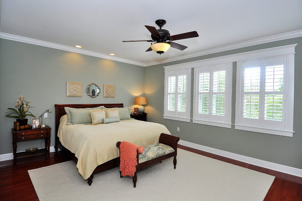 Photo of a traditional bedroom in Tampa.