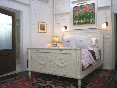 Cette photo montre une chambre grise et rose nature.