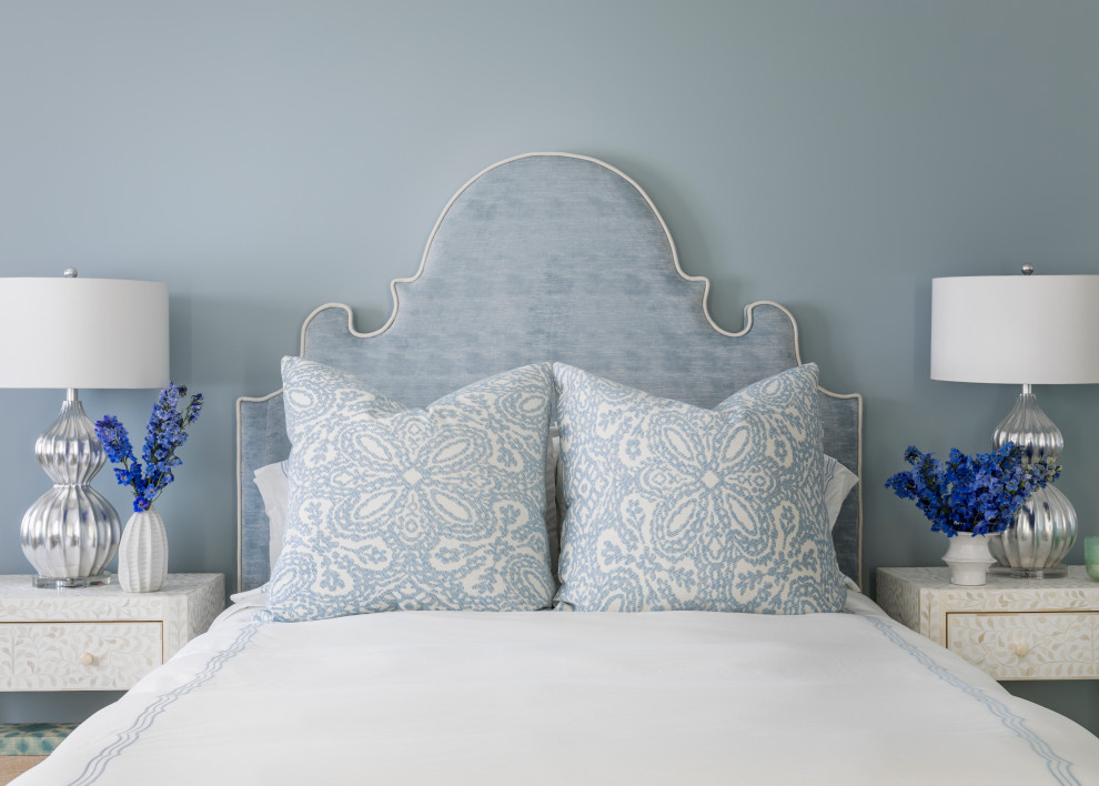 Foto de dormitorio marinero con paredes azules