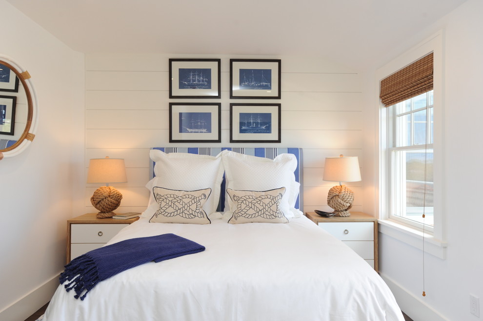 Inspiration for a coastal guest bedroom remodel in New York with white walls