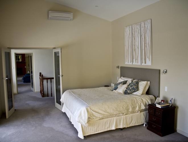 Modernes Schlafzimmer in Adelaide