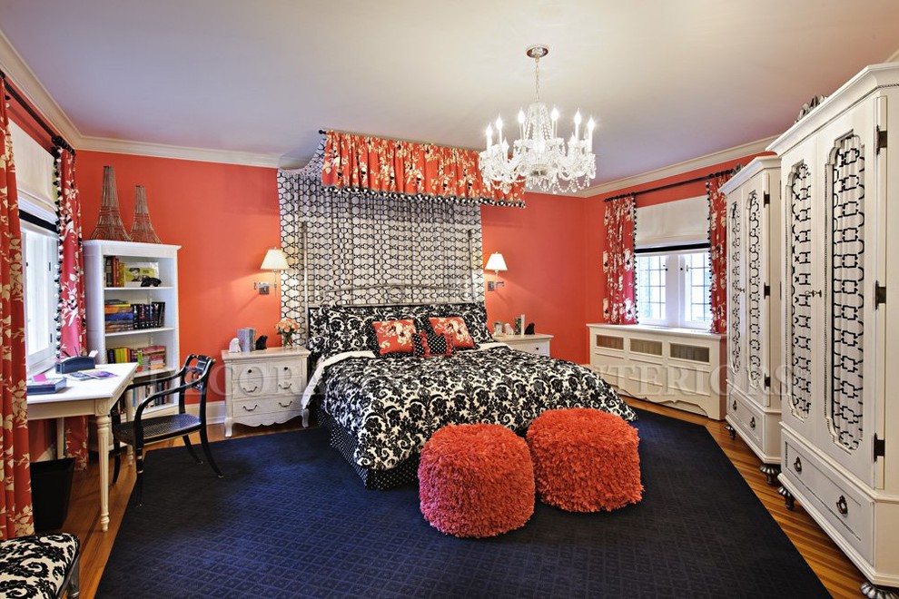 Bedroom - traditional bedroom idea in New Orleans