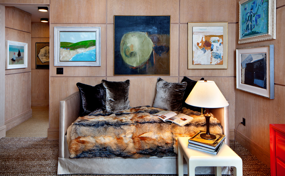ニューヨークにあるコンテンポラリースタイルのおしゃれな客用寝室 (カーペット敷き) のインテリア