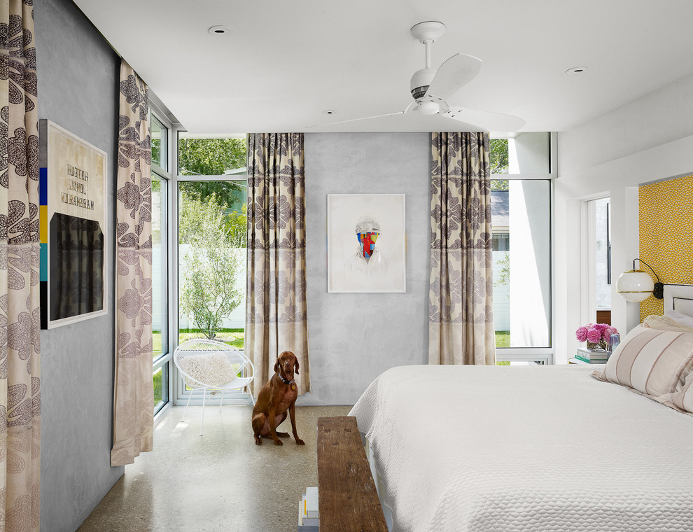 Modernes Schlafzimmer mit grauer Wandfarbe in Austin