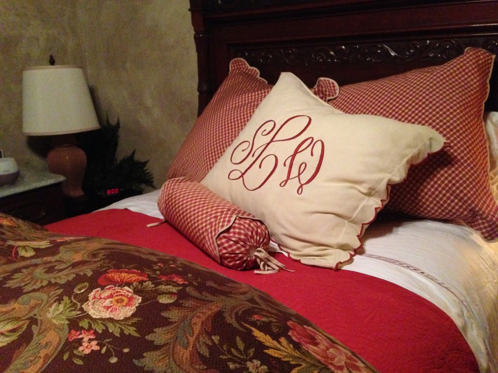 На фото: спальня в стиле шебби-шик с