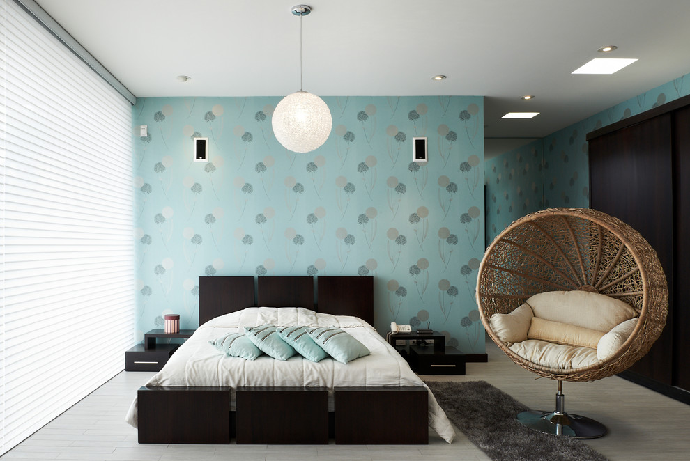 Bedroom - contemporary bedroom idea in New Orleans
