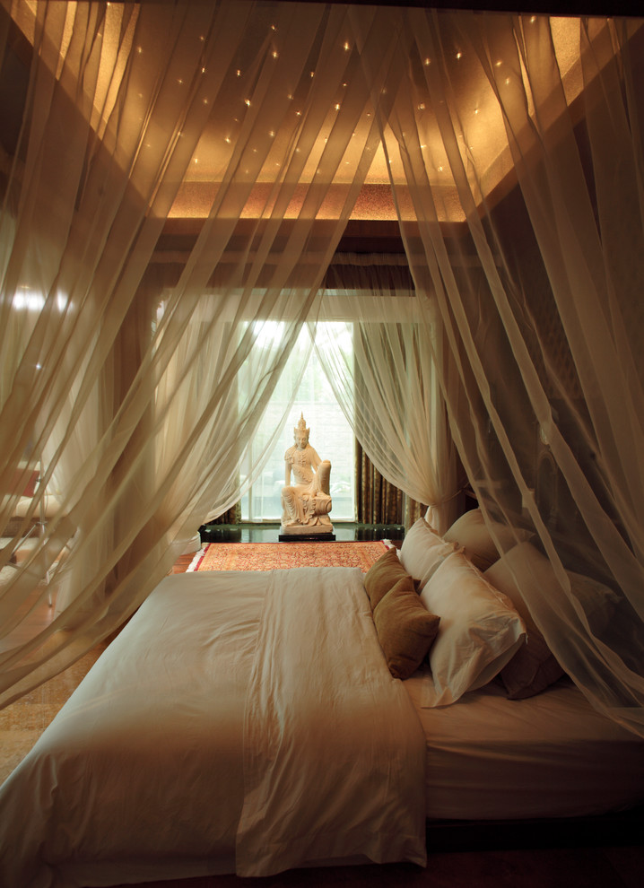Inspiration for a contemporary bedroom in Singapore.
