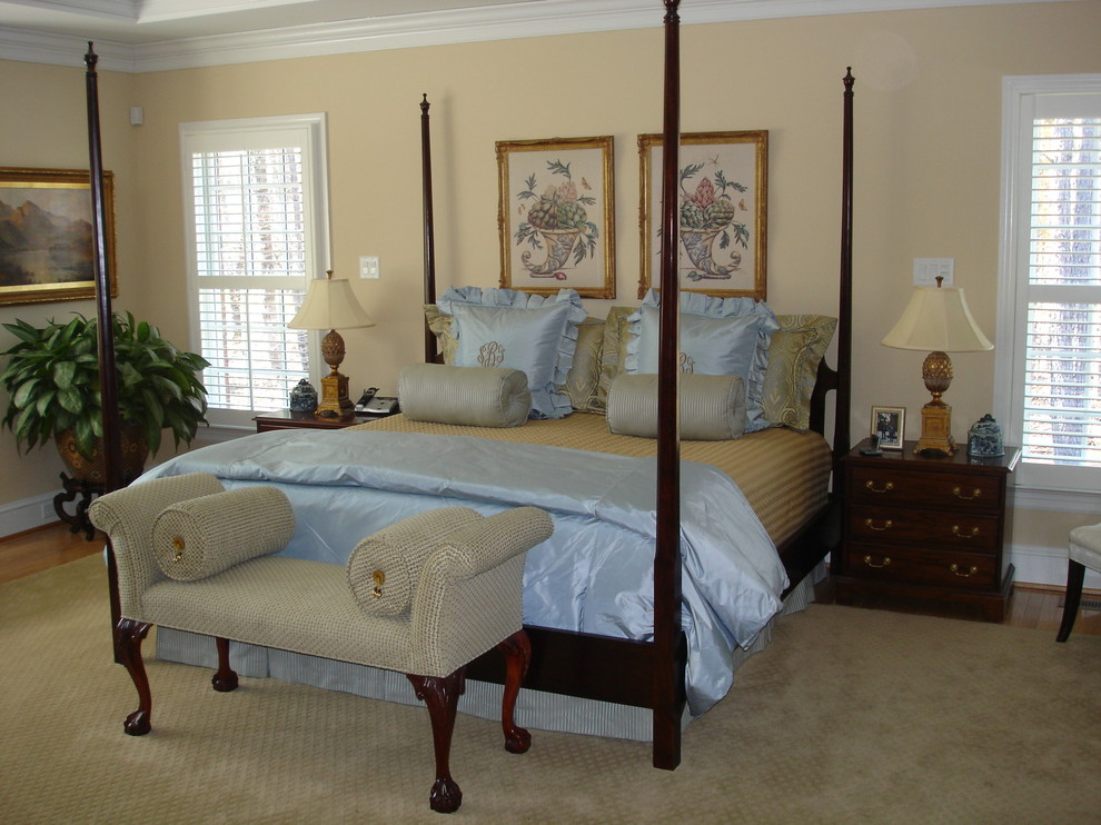 Elegant bedroom photo in Richmond