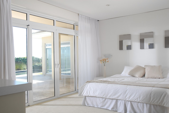 Bedroom Looks with Somfy Motorization - Modern - Bedroom - New York ...