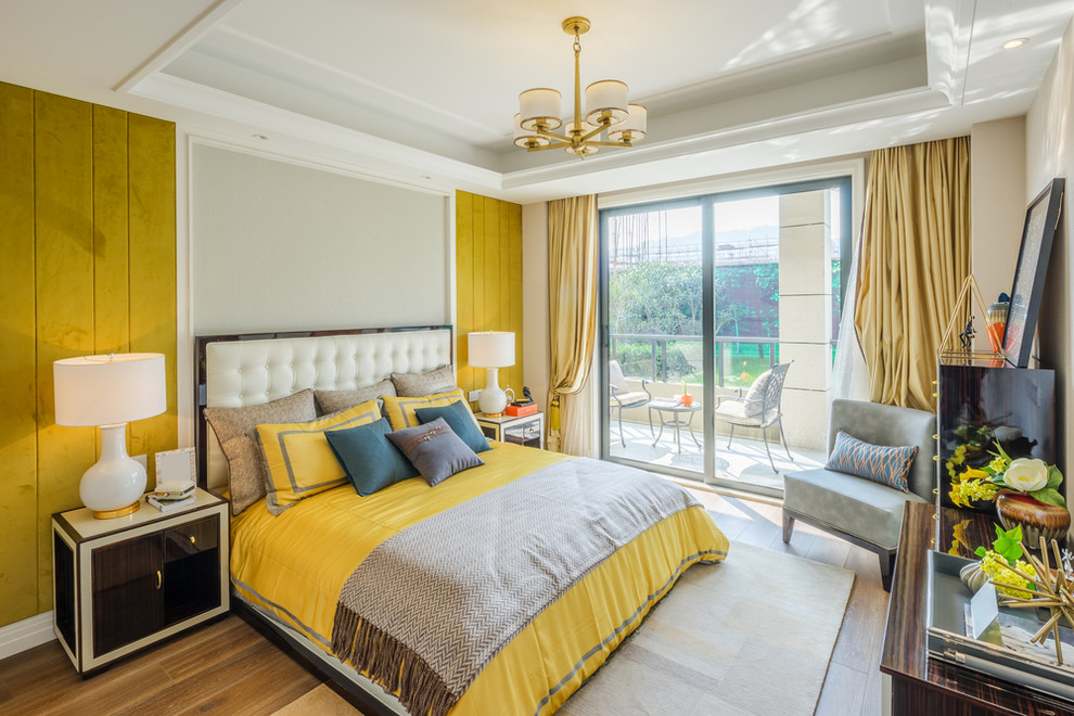 Свежая идея для дизайна: хозяйская спальня среднего размера в стиле неоклассика (современная классика) - отличное фото интерьера