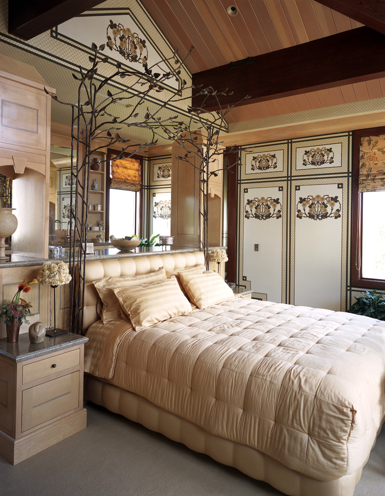 ラスベガスにある中くらいなトラディショナルスタイルのおしゃれな客用寝室 (暖炉なし、ベージュの壁、カーペット敷き、グレーの床)