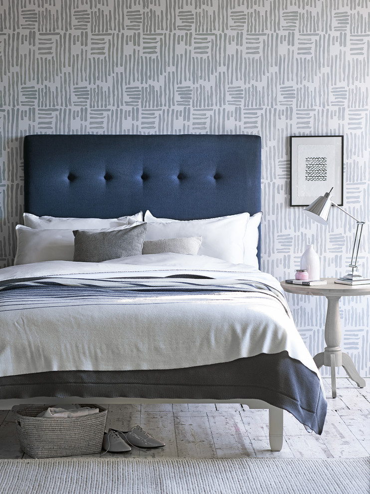 Стильный дизайн: спальня в скандинавском стиле с акцентной стеной - последний тренд