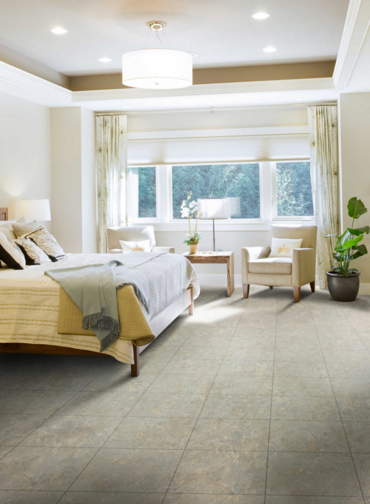 Foto de dormitorio principal actual grande sin chimenea con paredes blancas, suelo de baldosas de cerámica y suelo gris