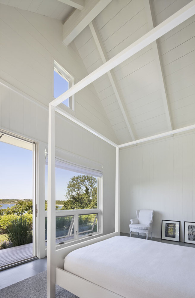 Источник вдохновения для домашнего уюта: спальня в морском стиле с белыми стенами