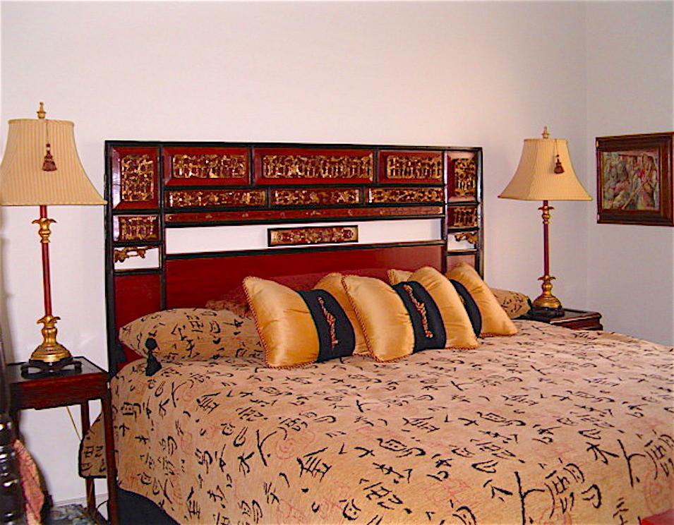 Idée de décoration pour une petite chambre asiatique avec un sol beige et un mur gris.