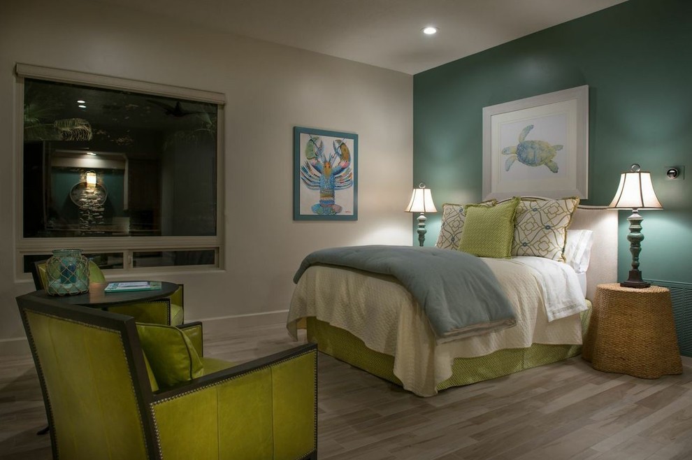Foto de dormitorio marinero con paredes verdes