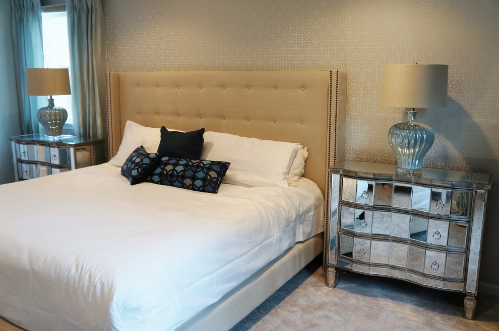 Imagen de habitación de invitados tradicional renovada grande sin chimenea con paredes grises, moqueta y suelo gris
