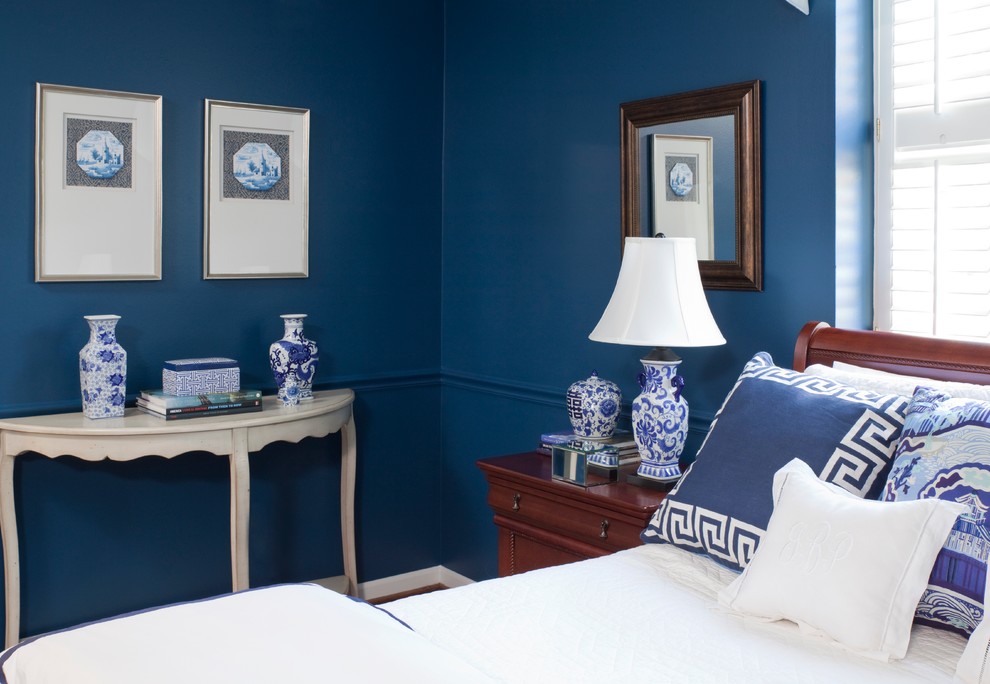 Inspiration för klassiska gästrum, med blå väggar
