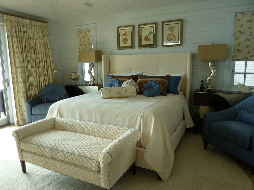 Inspiration for a coastal bedroom remodel in Milwaukee