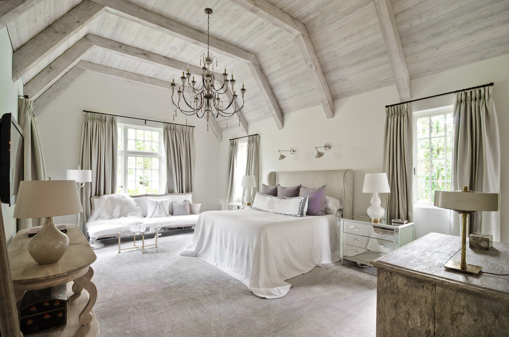 Источник вдохновения для домашнего уюта: спальня в стиле неоклассика (современная классика) с белыми стенами, ковровым покрытием и серым полом