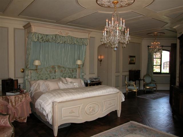 Inspiration for a victorian bedroom remodel in Los Angeles