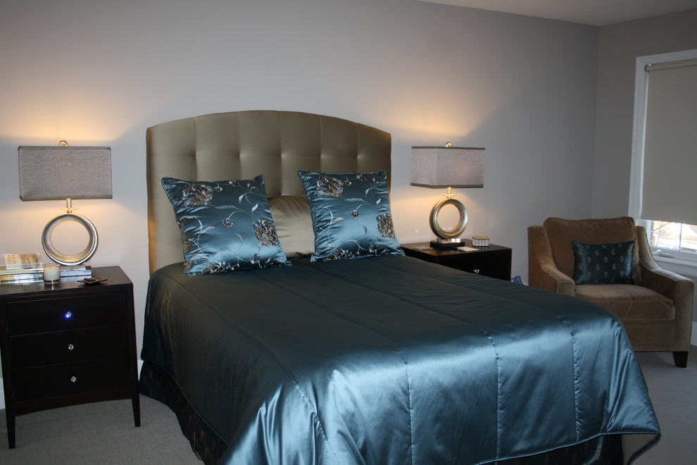 Inspiration for a mid-sized contemporary master carpeted bedroom remodel in Toronto with gray walls