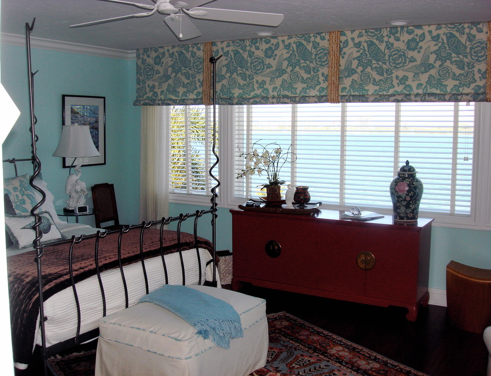 This is an example of a classic bedroom in Tampa.