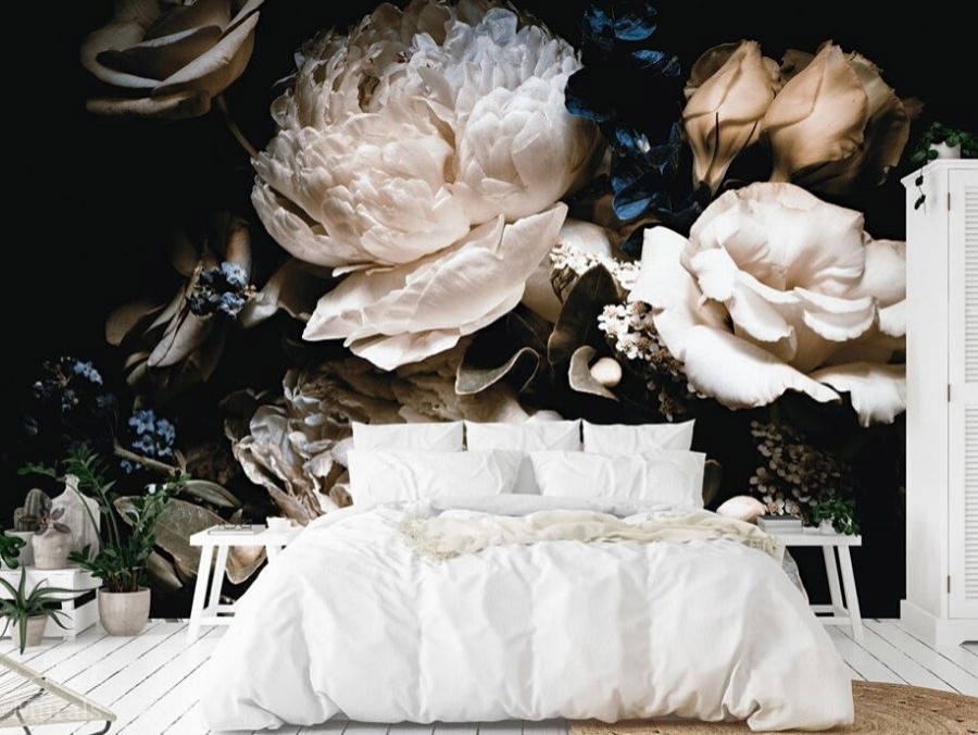 На фото: хозяйская спальня с черными стенами, деревянным полом, белым полом и обоями на стенах с